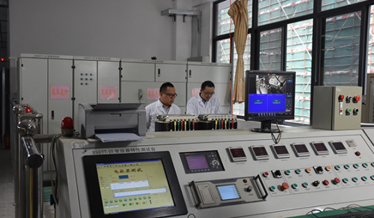 無(wú)觸點(diǎn)穩(wěn)壓器 找深圳利泰新電源穩(wěn)壓器廠家更靠譜