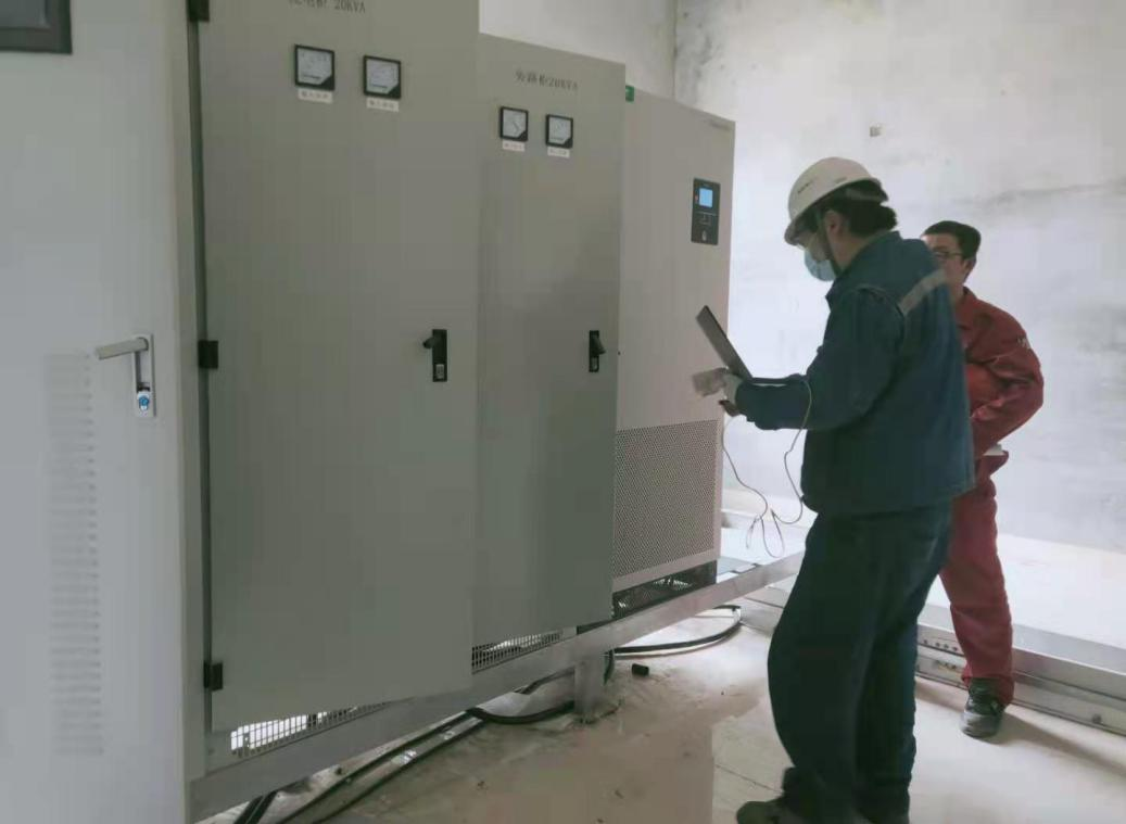 技術(shù)人員旁路柜開(kāi)機(jī)驗(yàn)收?qǐng)D2